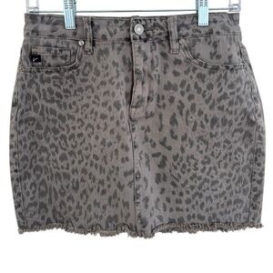 KanCan Women’s Gray Leopard Print Denim‎ Mini Skirt Size Medium